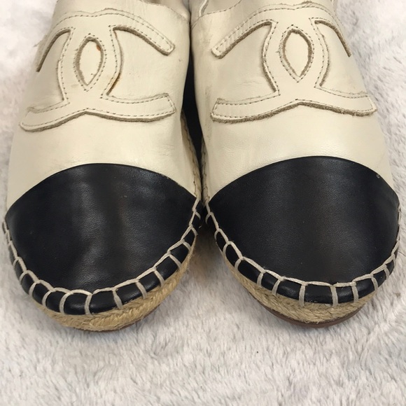 XSOLDX🦋CHANEL🦋 creme & black leather espadrilles - Picture 2 of 8